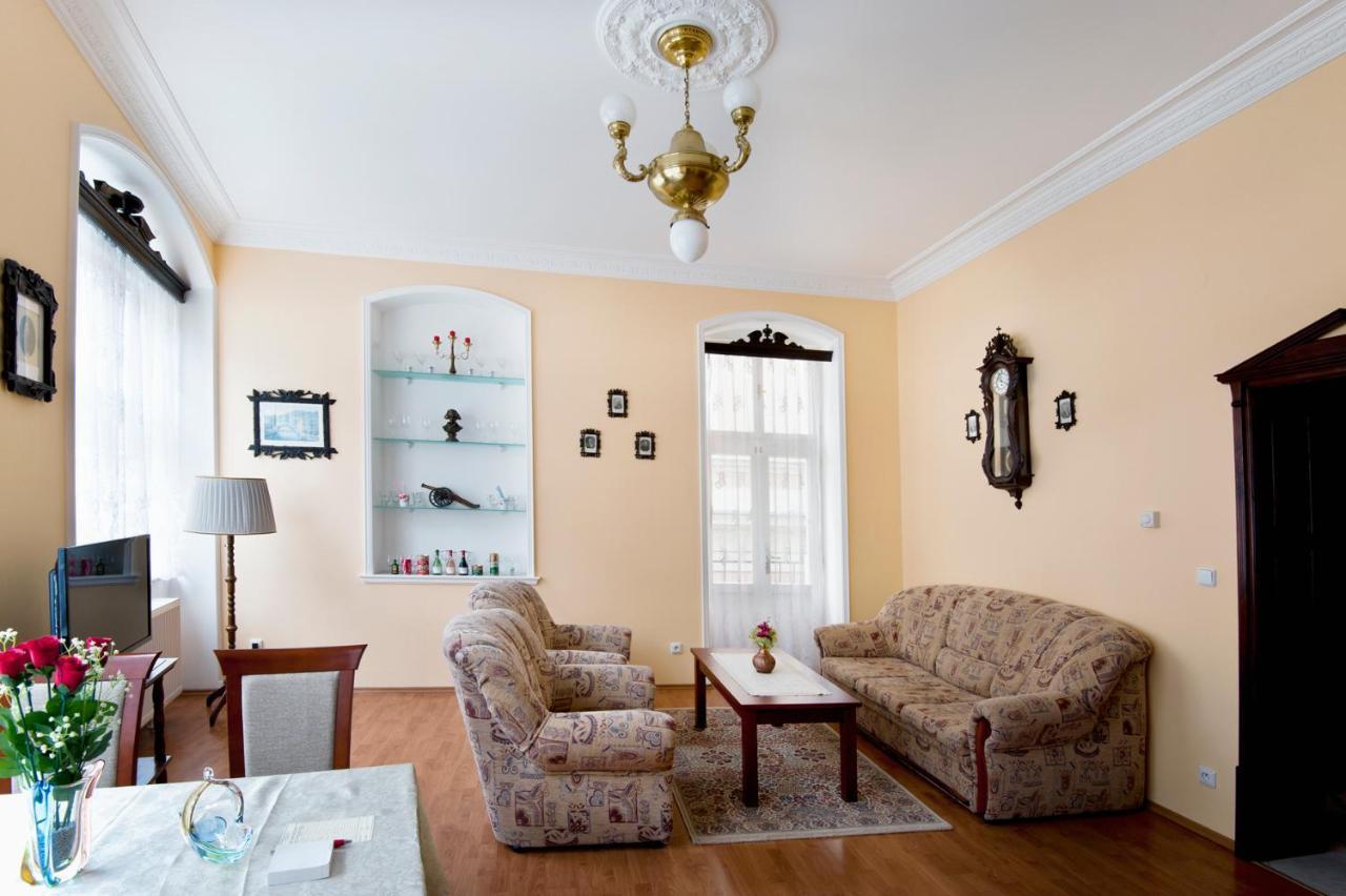 Pension Napoleon Karlovy Vary Exterior foto